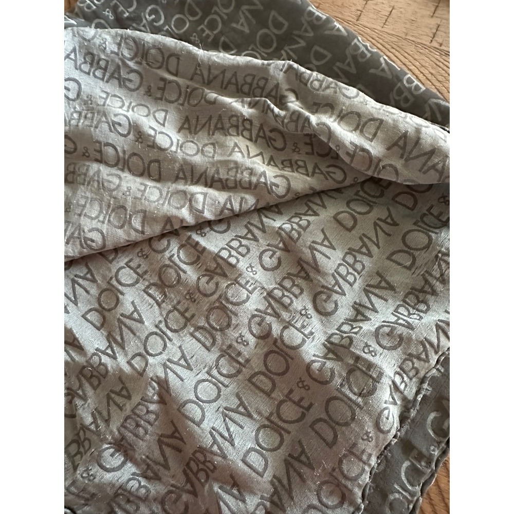 Authentic Dolce & Gabbana Grey Silk Logo Jacquard Square Scarf 27x27 - Picture 5 of 7